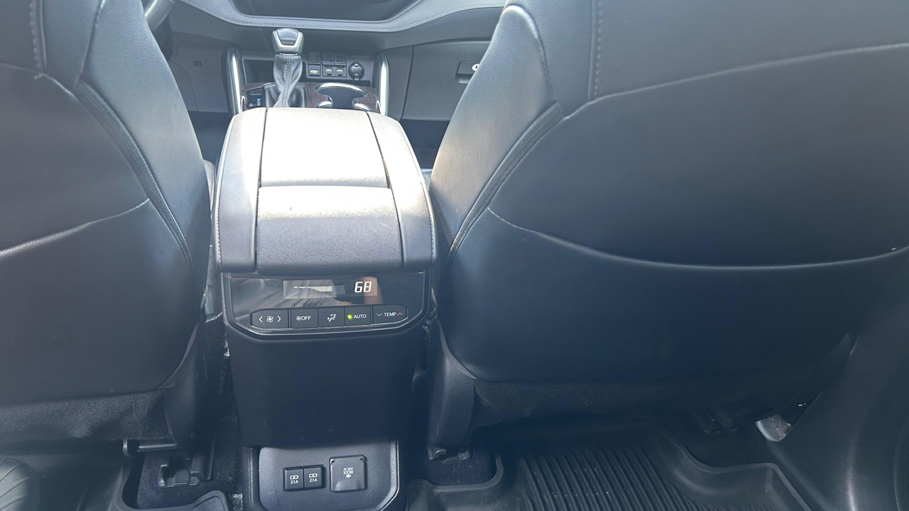 Toyota Highlander Limited 2021