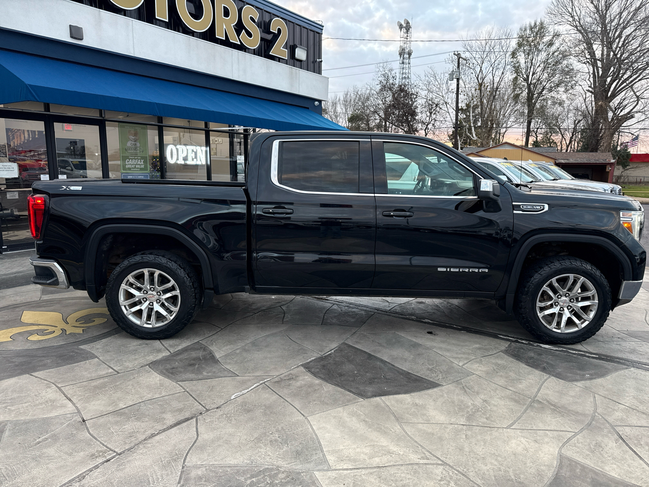 GMC Sierra 1500 4WD Crew Cab 147" SLE 2020