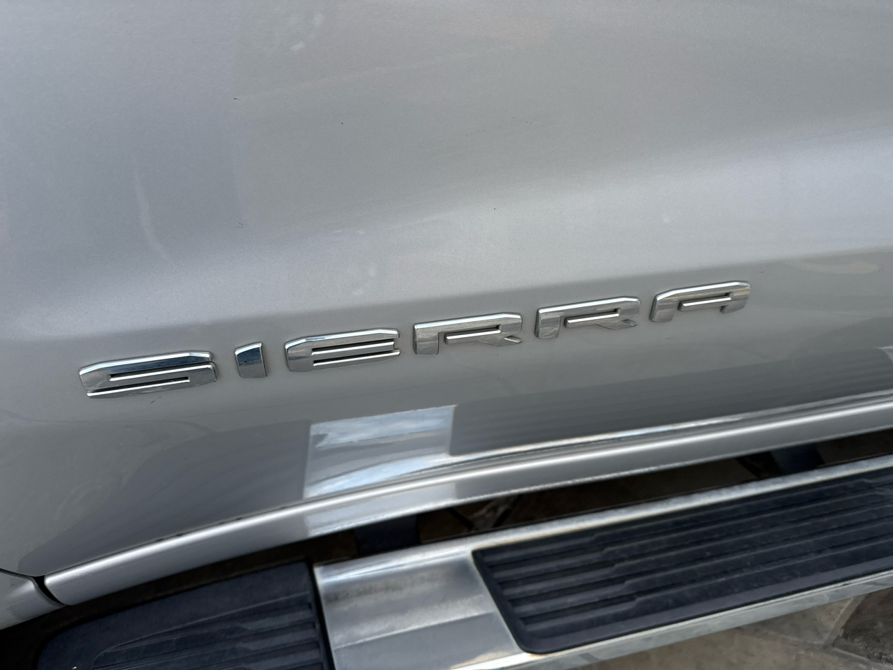 GMC Sierra 1500 4WD Crew Cab 153.0" SLT 2019