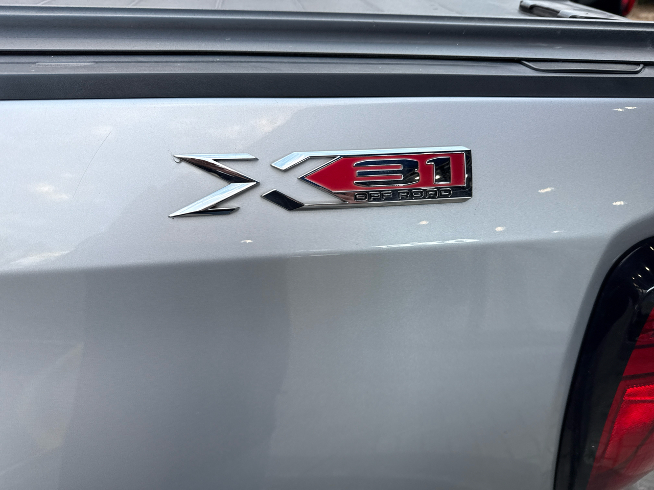 GMC Sierra 1500 4WD Crew Cab 153.0" SLT 2019