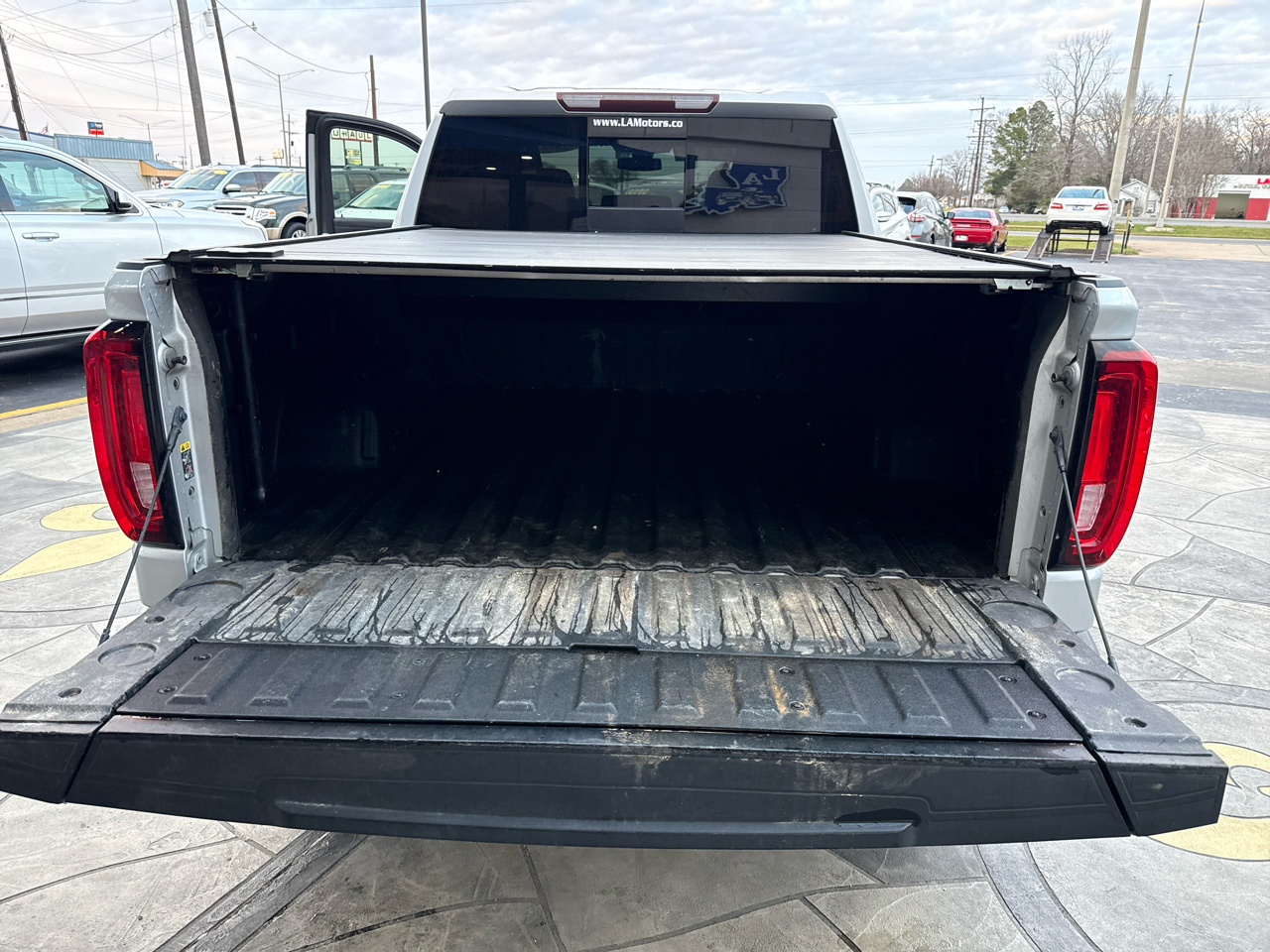GMC Sierra 1500 4WD Crew Cab 153.0" SLT 2019