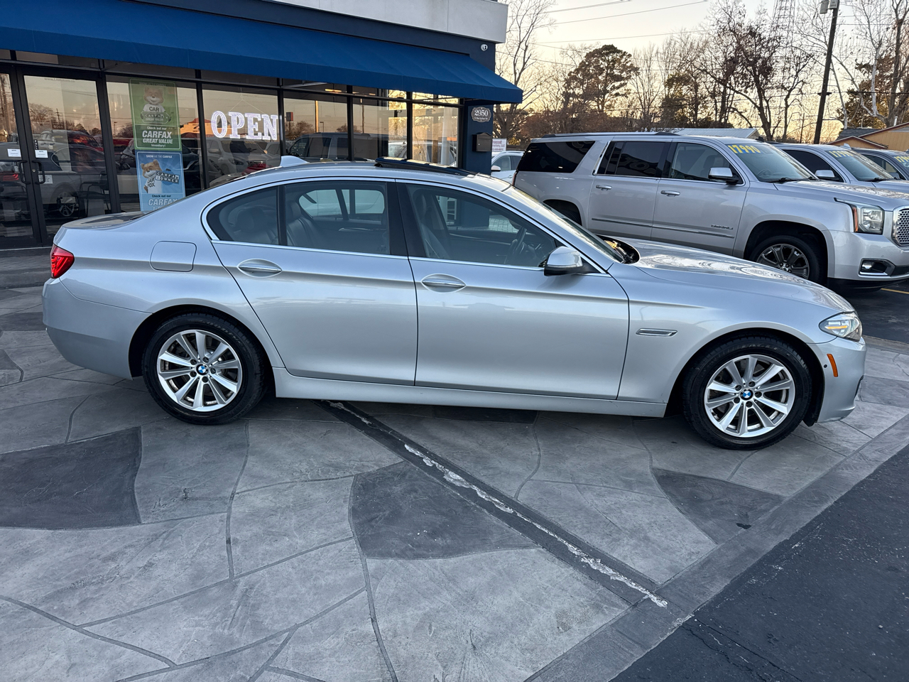 BMW 5-Series 528i 2016