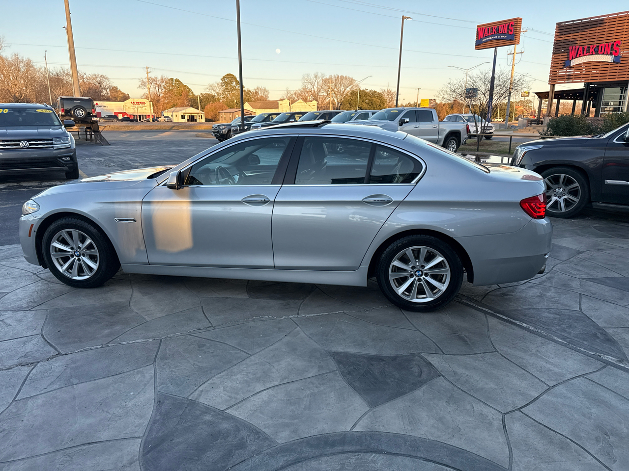 BMW 5-Series 528i 2016