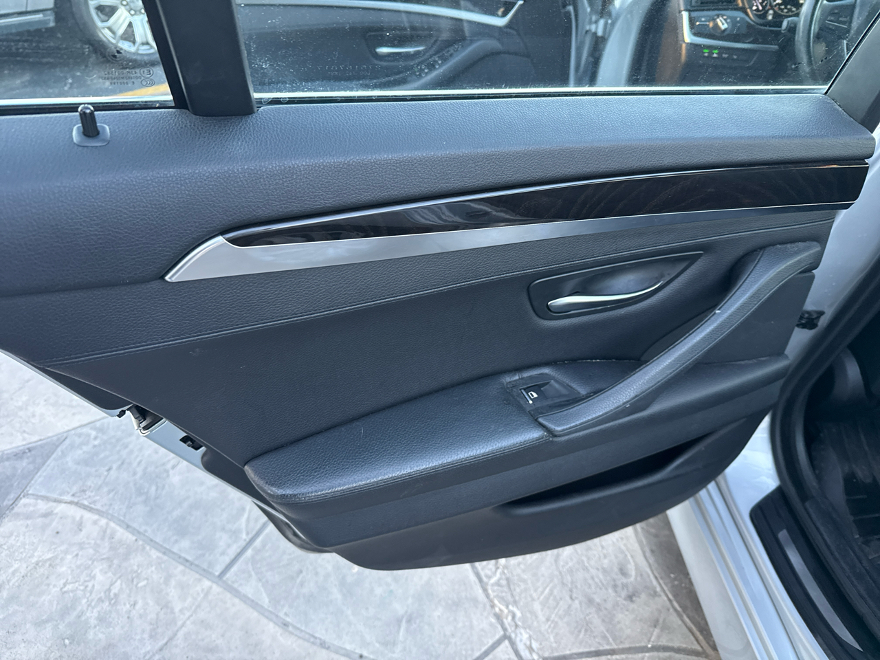 BMW 5-Series 528i 2016