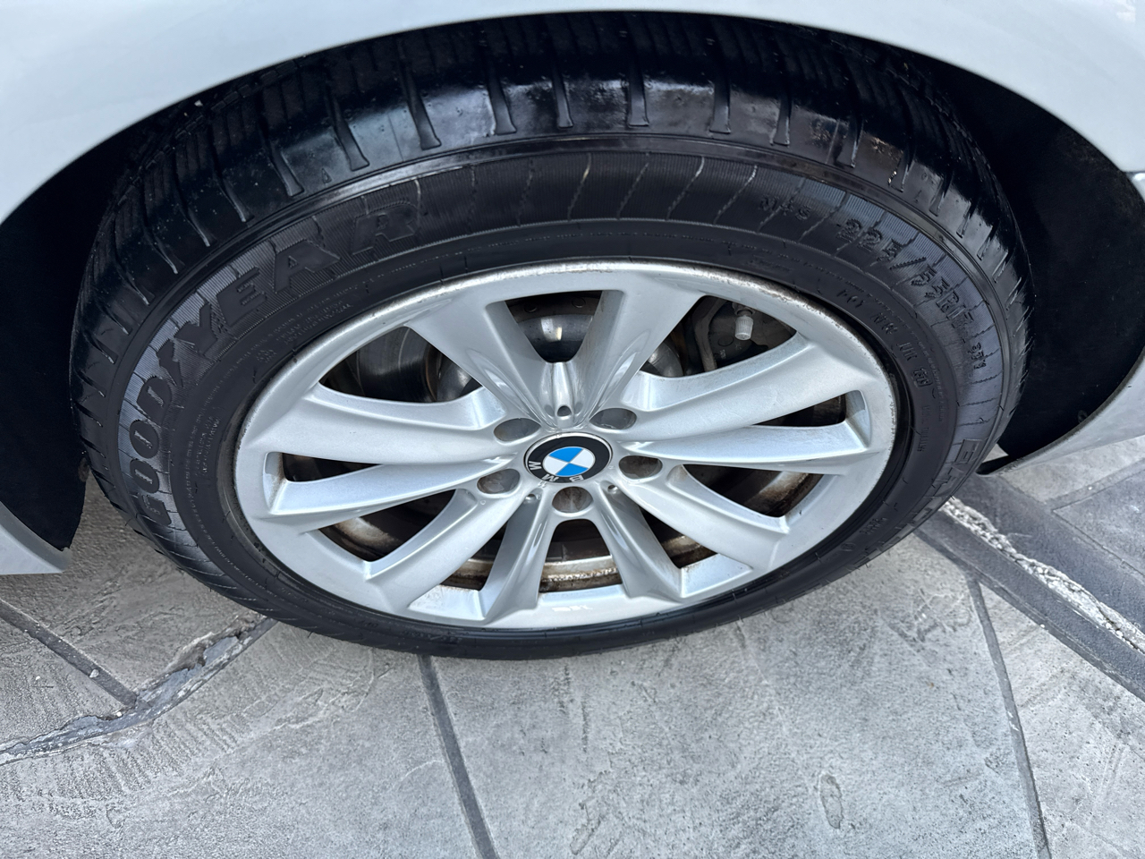 BMW 5-Series 528i 2016