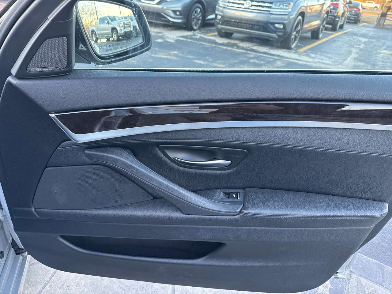 BMW 5-Series 528i 2016