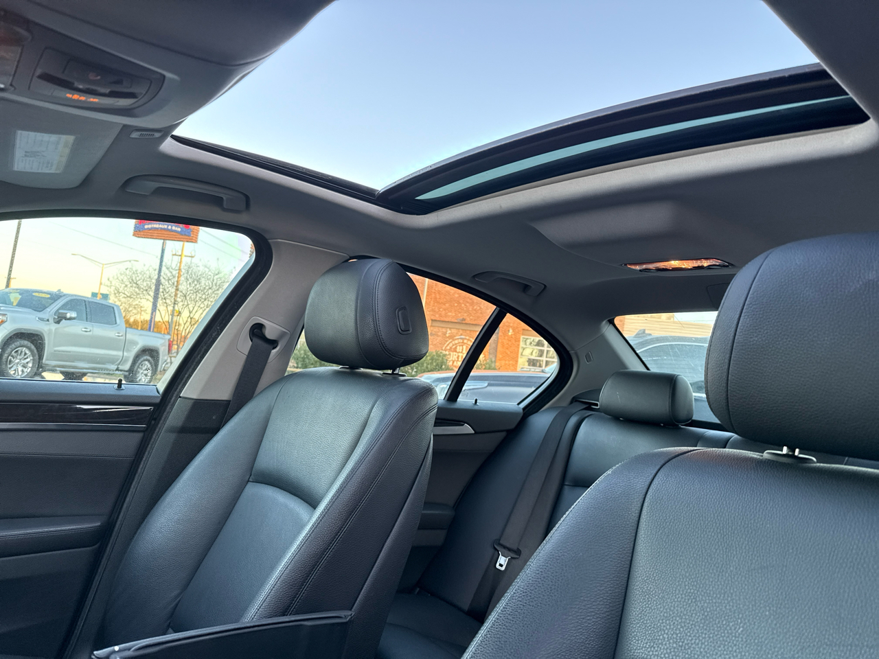 BMW 5-Series 528i 2016