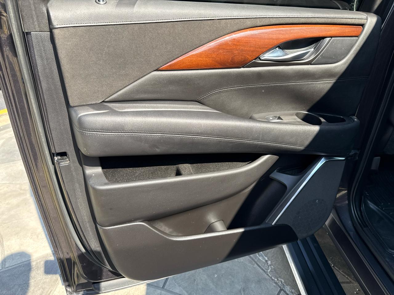 Cadillac Escalade ESV 2WD Premium 2015