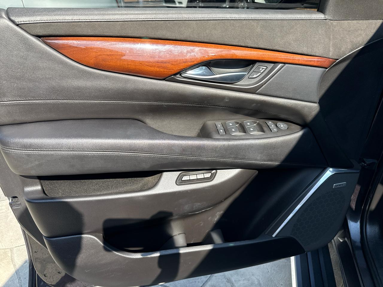 Cadillac Escalade ESV 2WD Premium 2015