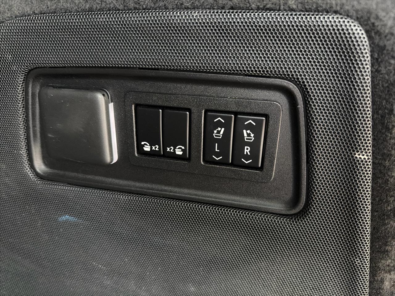 Cadillac Escalade Premium Luxury AWD 2021