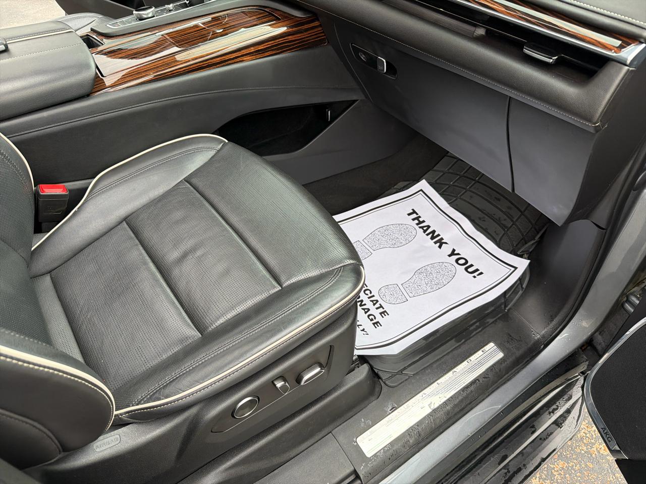 Cadillac Escalade Premium Luxury AWD 2021