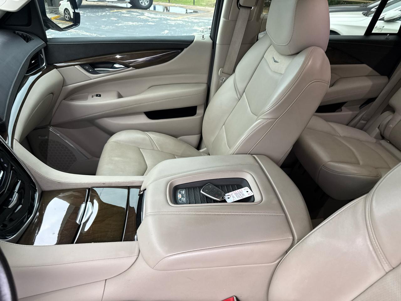 Cadillac Escalade Standard 2WD 2020