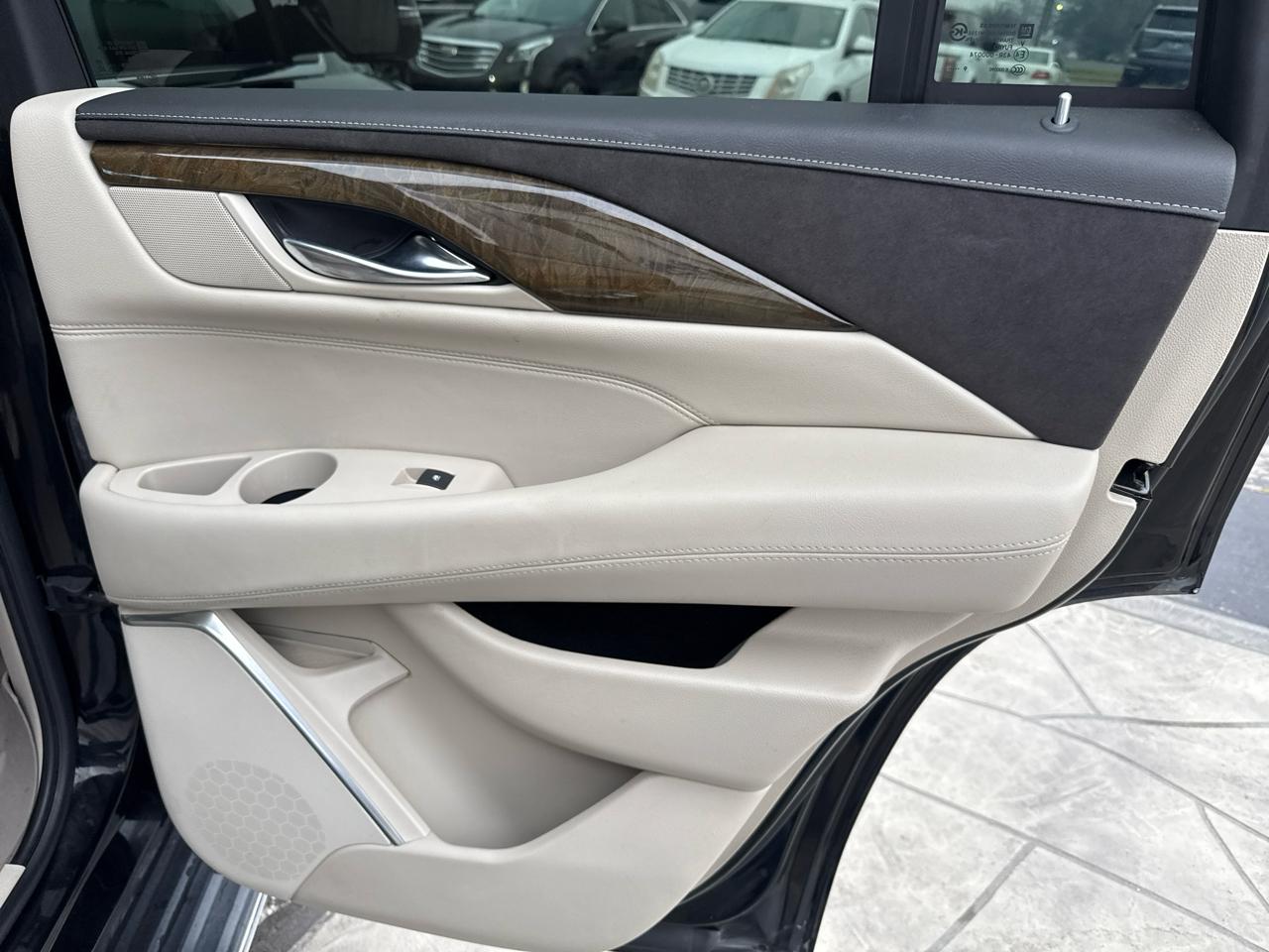 Cadillac Escalade Standard 2WD 2020