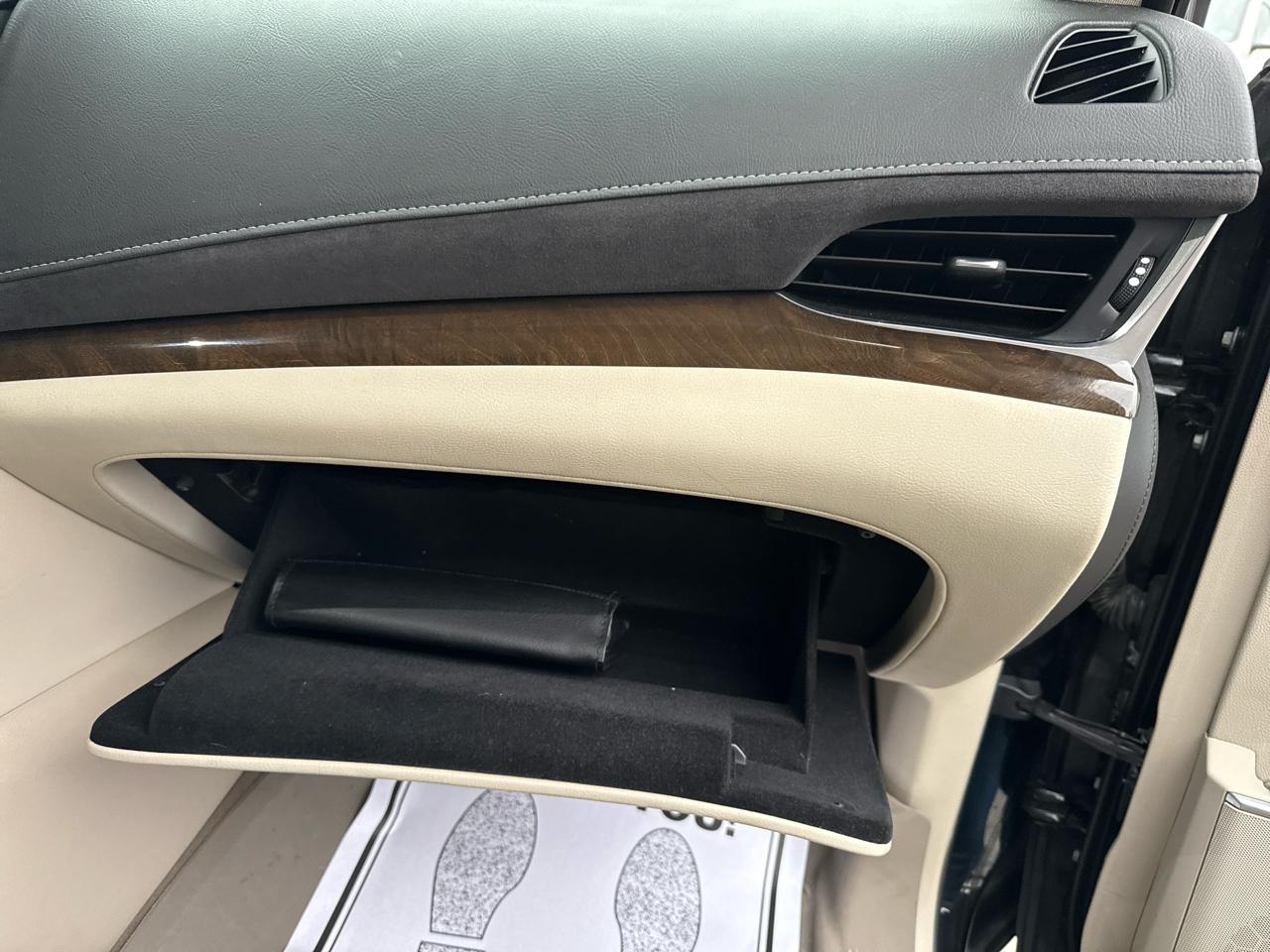 Cadillac Escalade Standard 2WD 2020