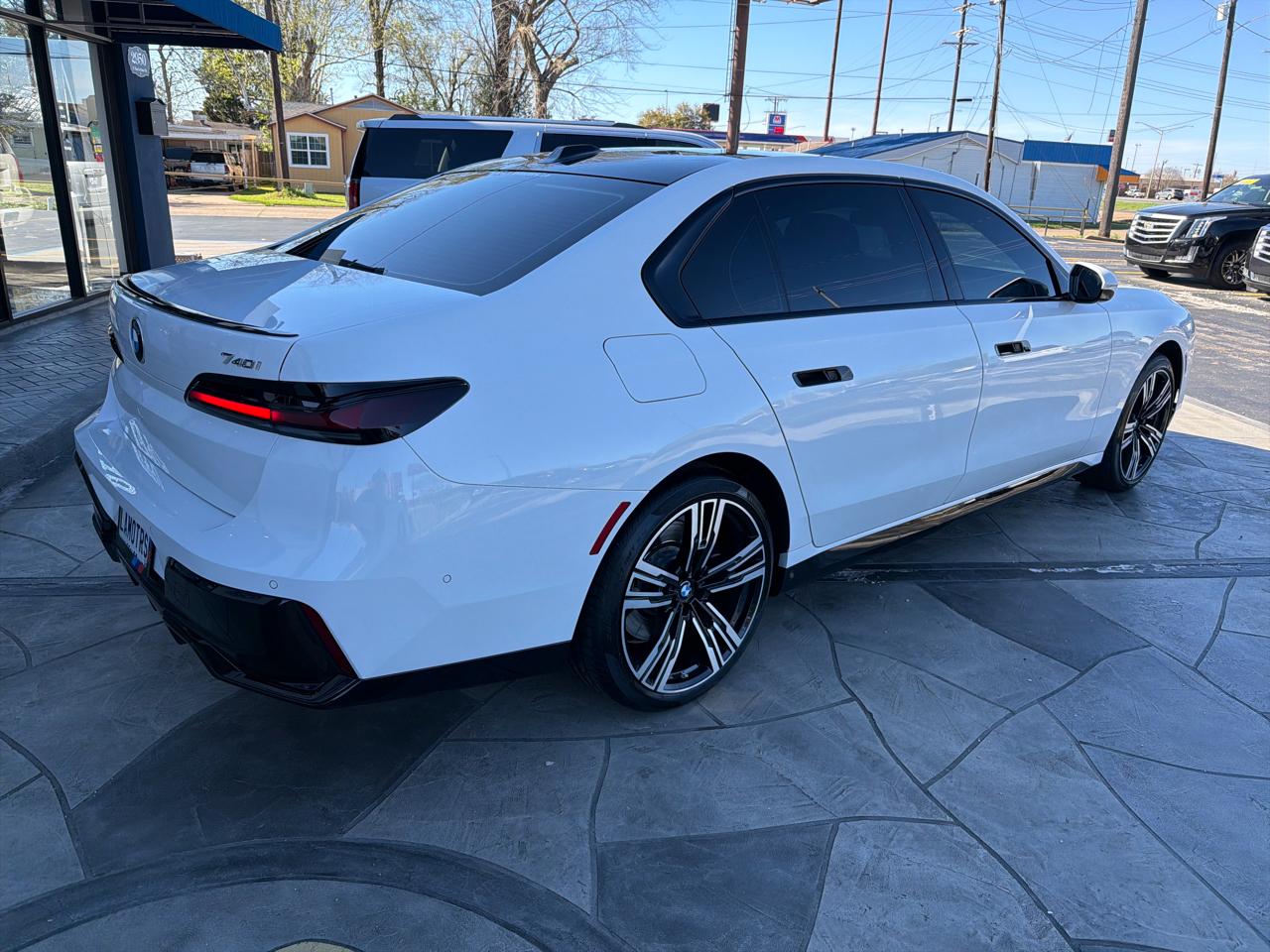 BMW 7-Series 740i 2023