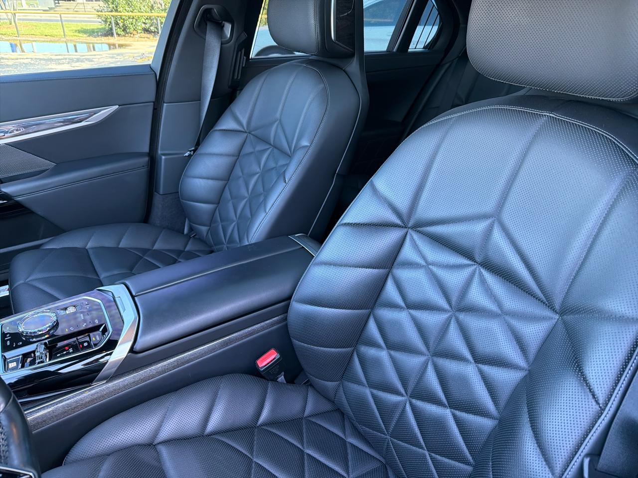 BMW 7-Series 740i 2023