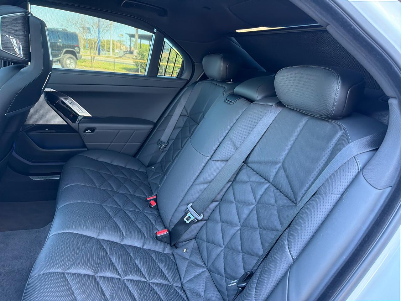 BMW 7-Series 740i 2023