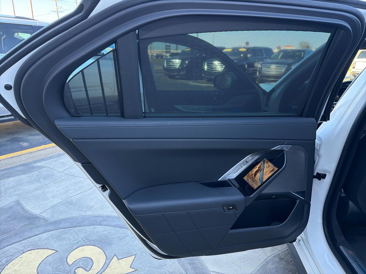 BMW 7-Series 740i 2023