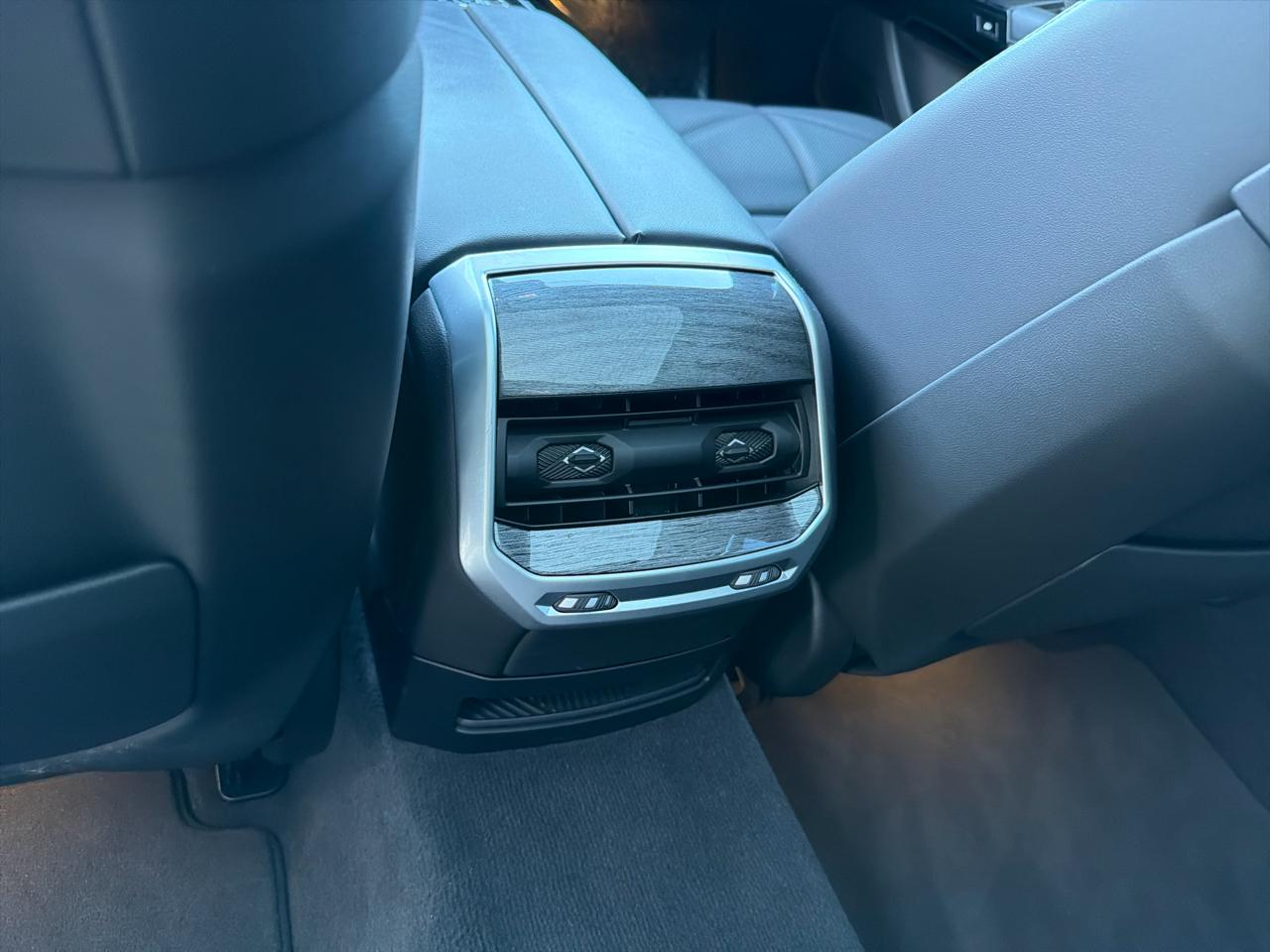 BMW 7-Series 740i 2023