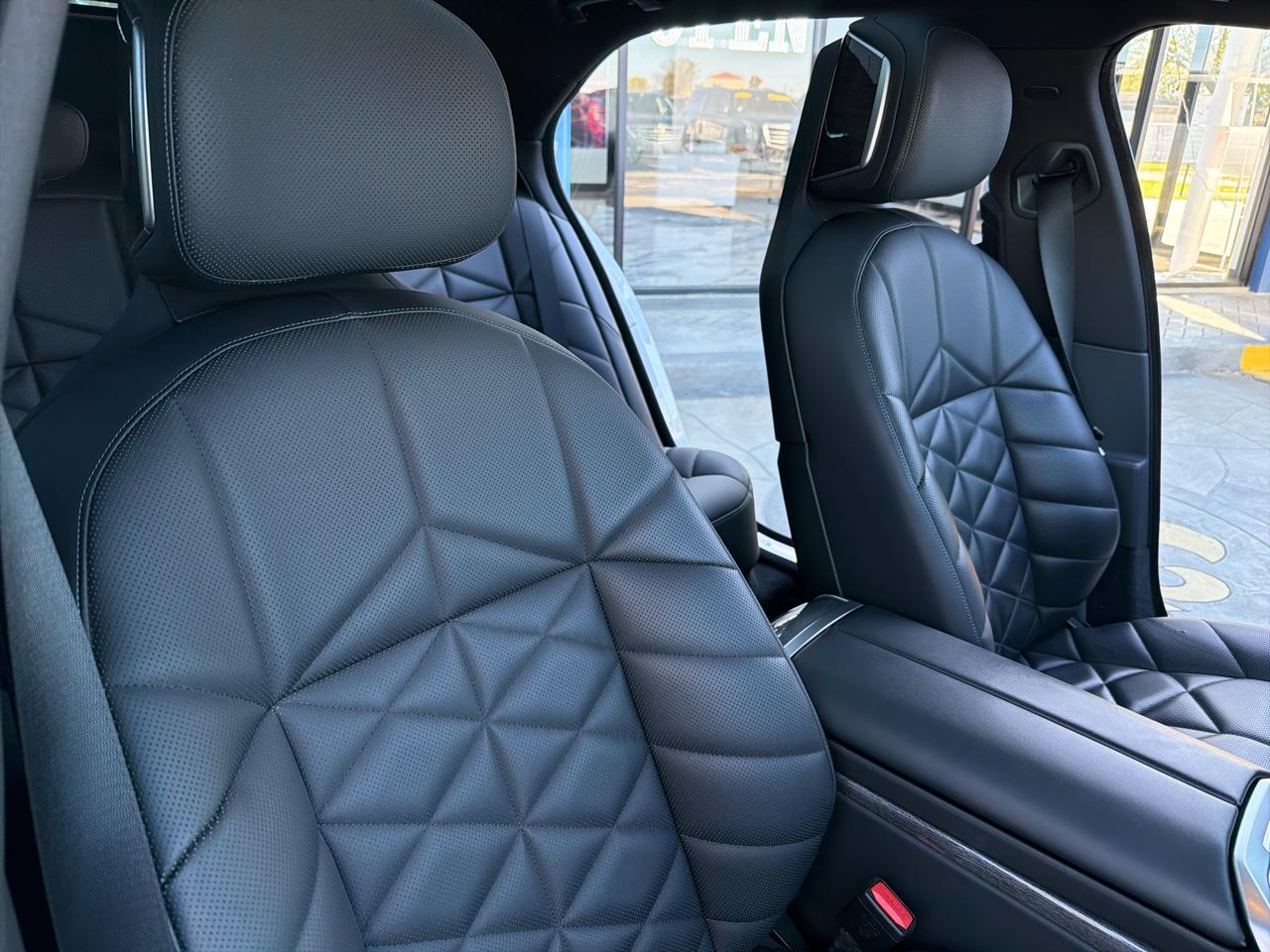 BMW 7-Series 740i 2023