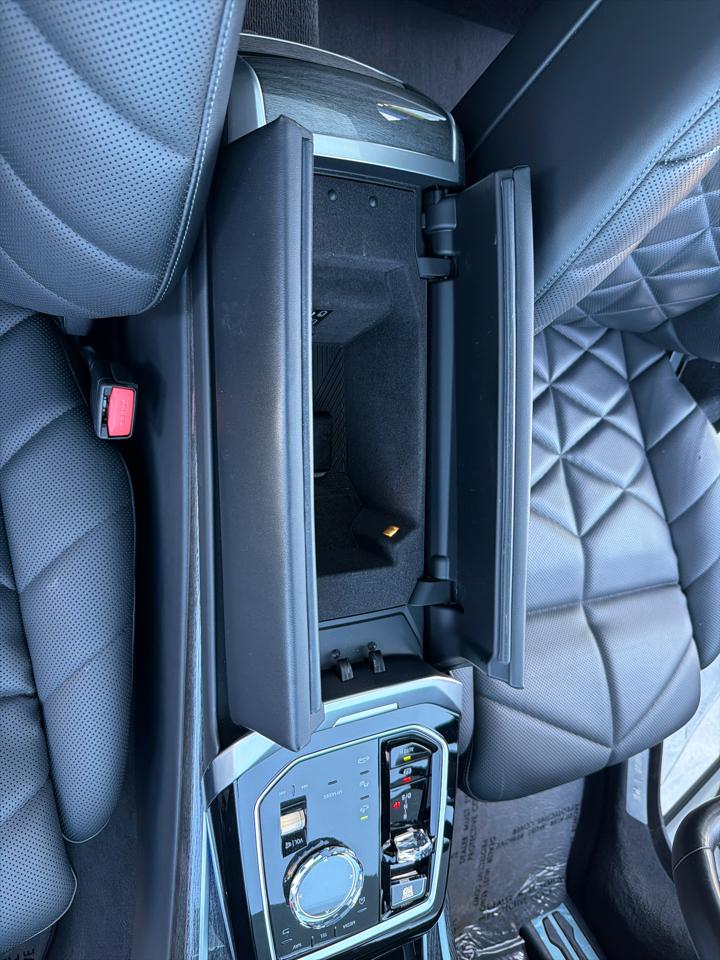 BMW 7-Series 740i 2023