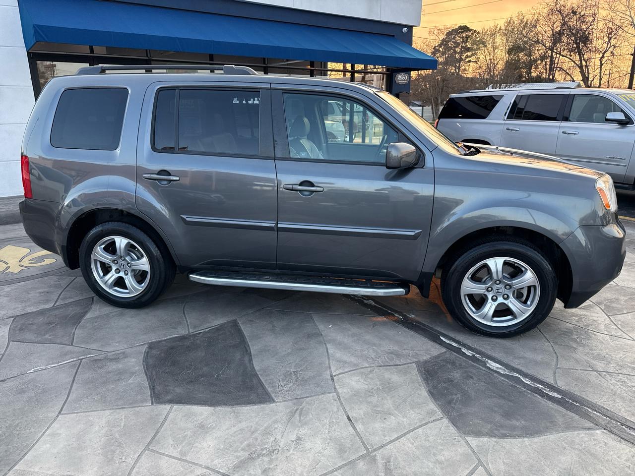 Honda Pilot EX-L 2WD 5-Spd AT with Navigation 2012