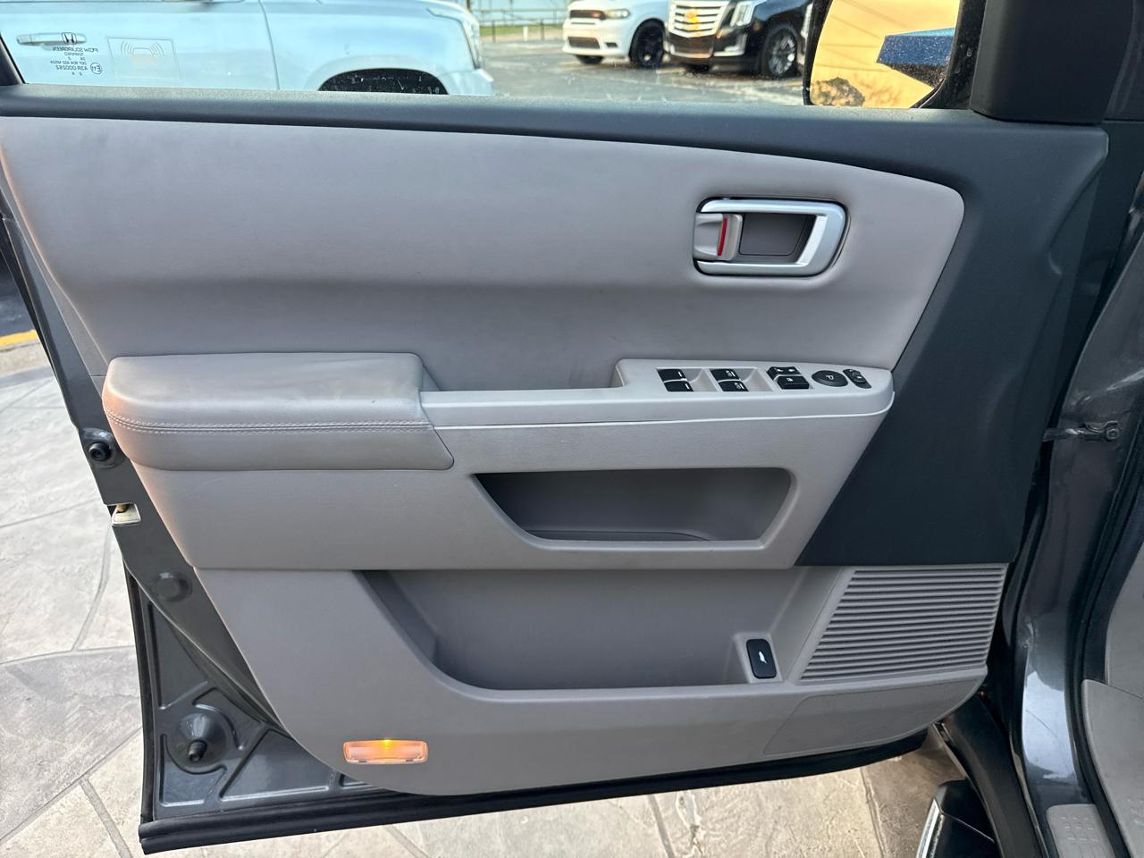 Honda Pilot EX-L 2WD 5-Spd AT with Navigation 2012