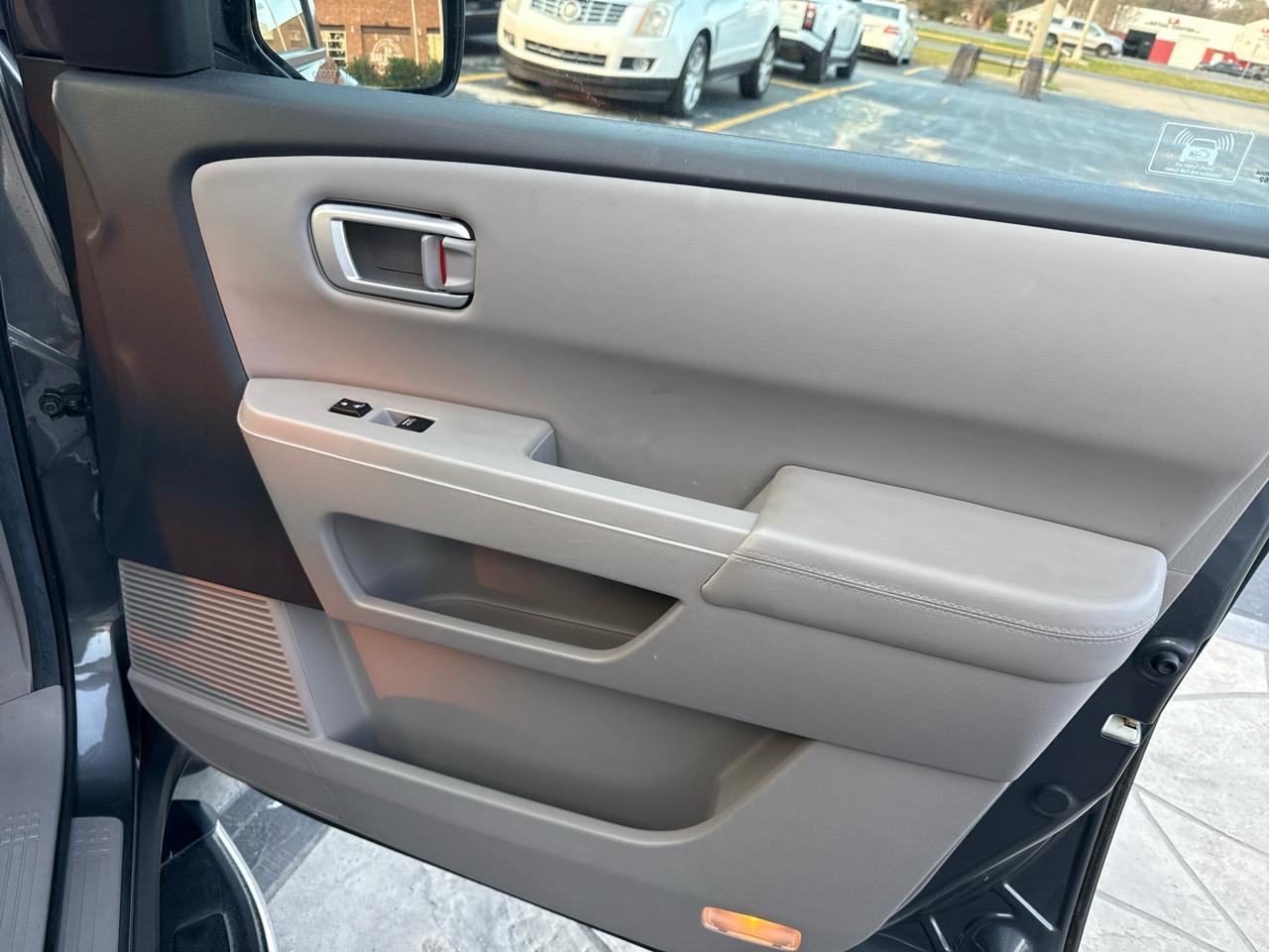 Honda Pilot EX-L 2WD 5-Spd AT with Navigation 2012