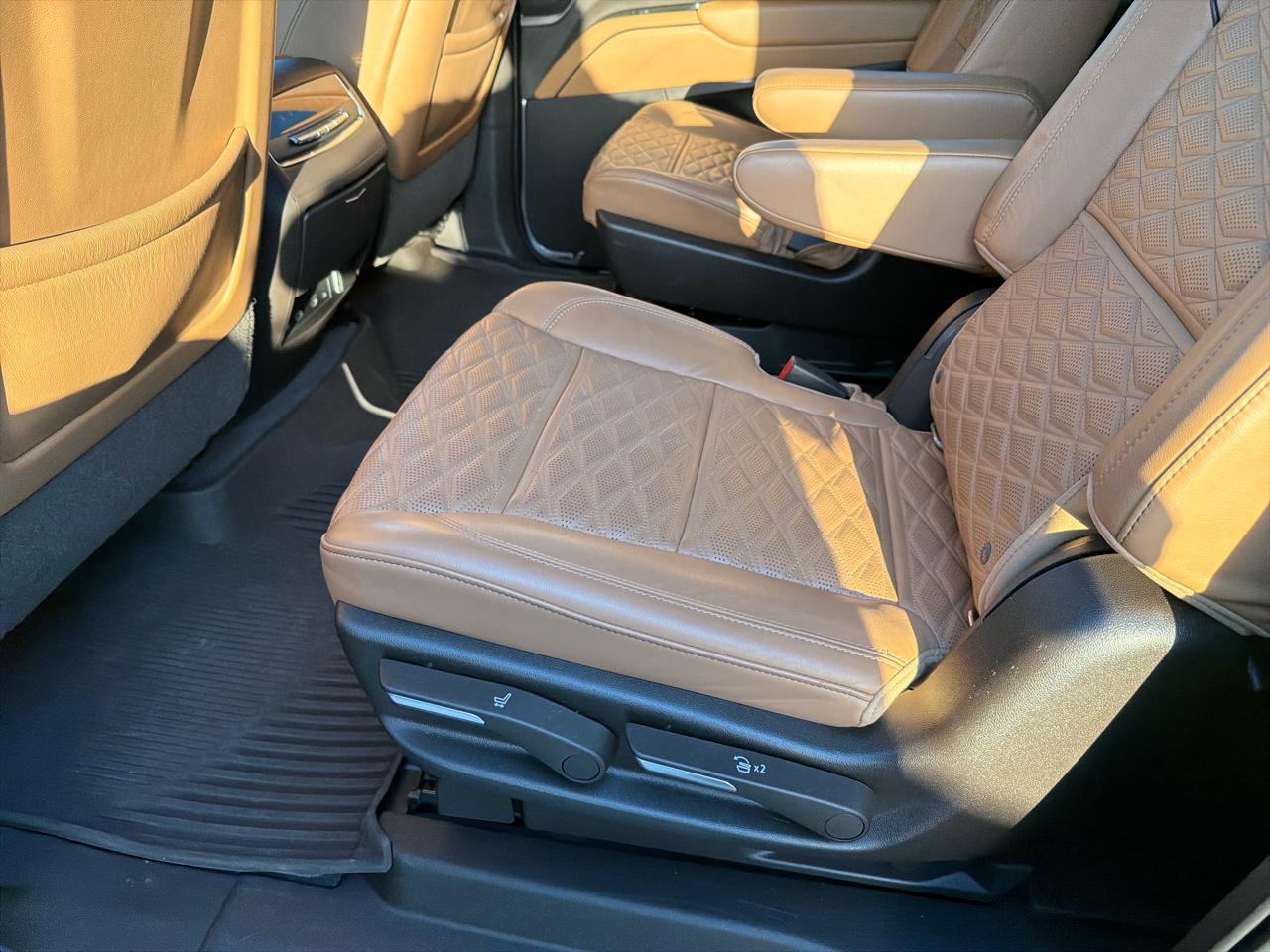 Cadillac Escalade ESV Premium Luxury 4WD 2021