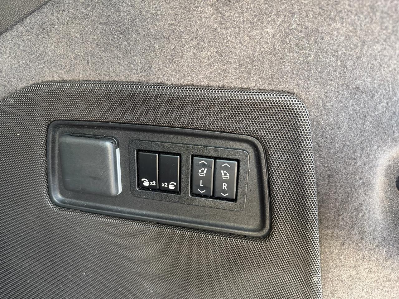 Cadillac Escalade ESV Premium Luxury 4WD 2021