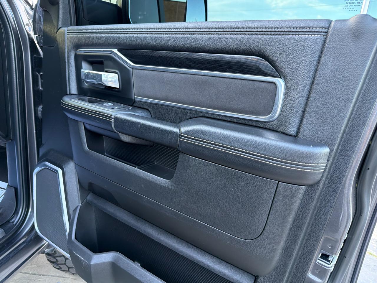 RAM 2500 Laramie Crew Cab SWB 4WD 2022