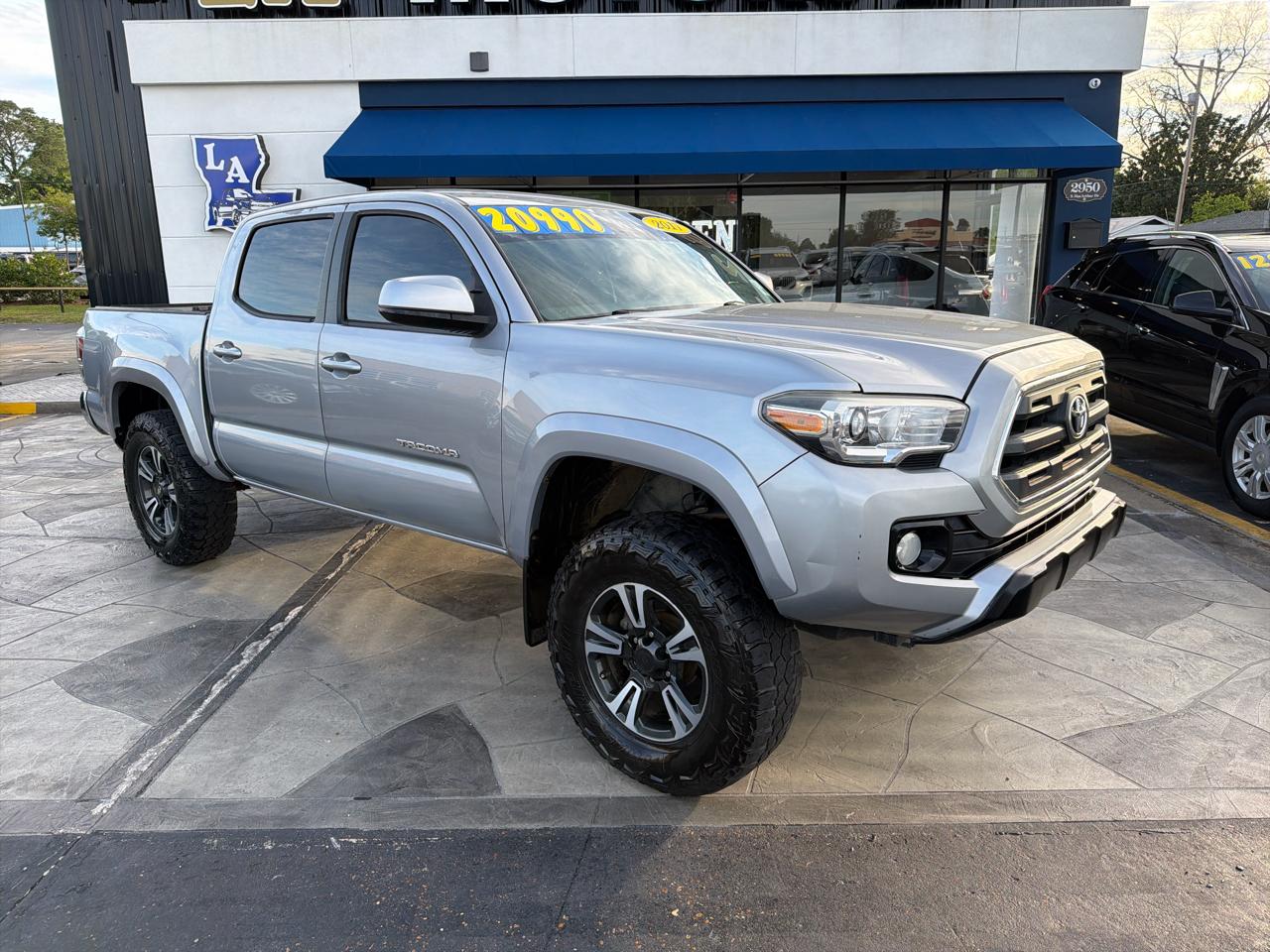 Toyota Tacoma SR5 Dbl Cab 4WD at 2017