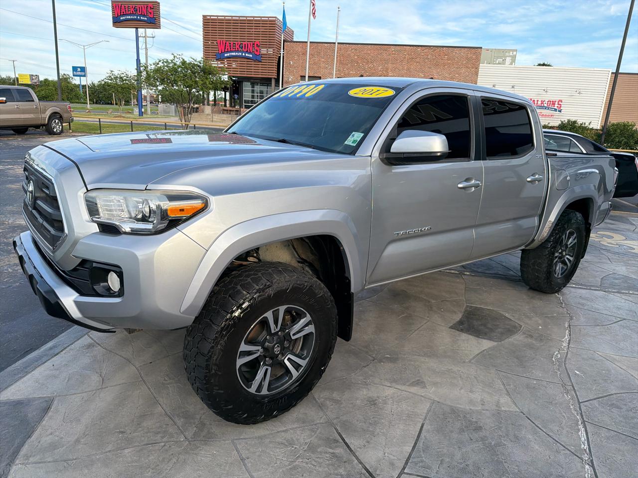 Toyota Tacoma SR5 Dbl Cab 4WD at 2017