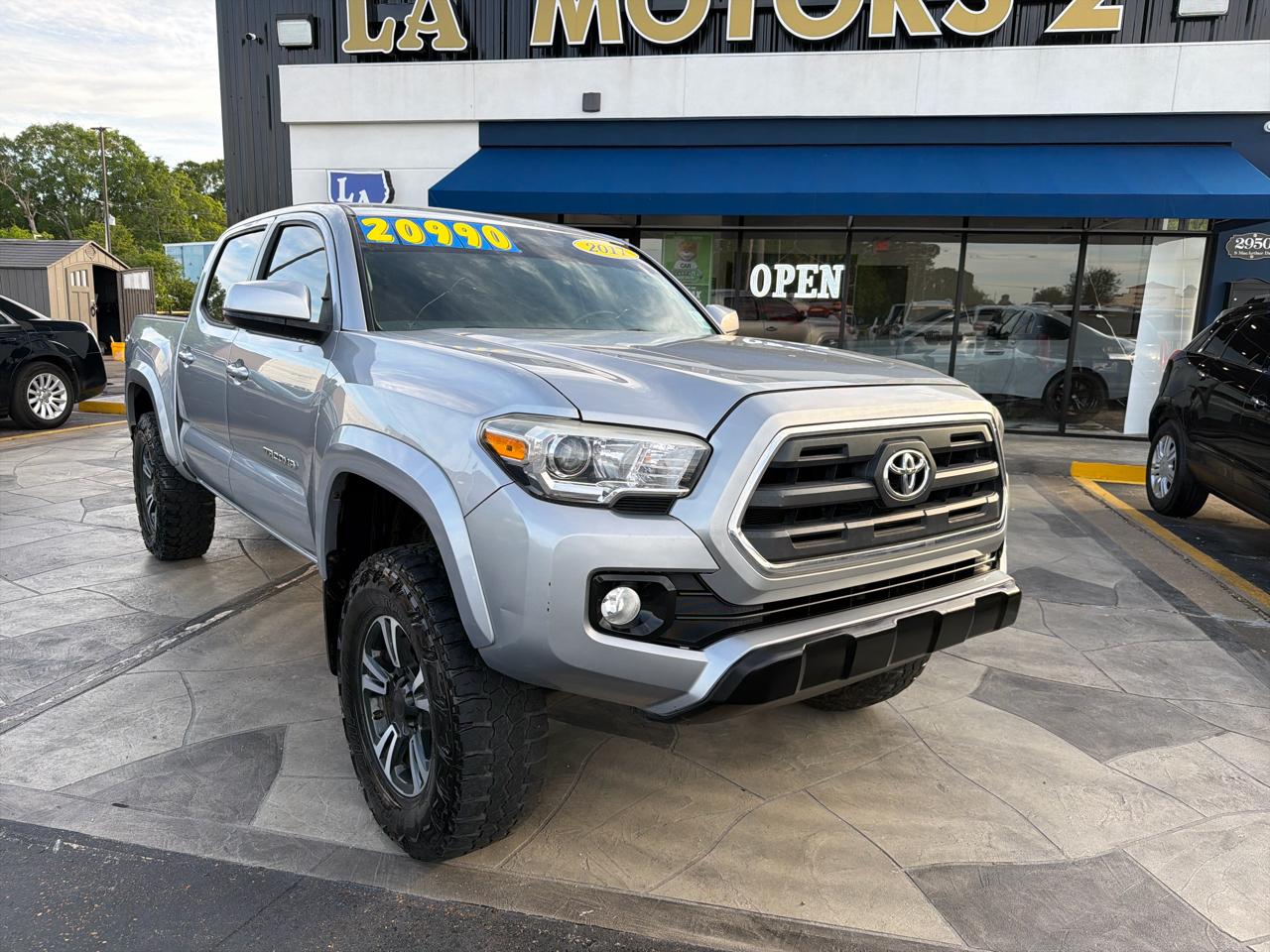 Toyota Tacoma SR5 Dbl Cab 4WD at 2017