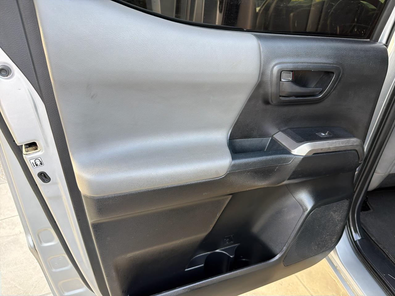 Toyota Tacoma SR5 Dbl Cab 4WD at 2017