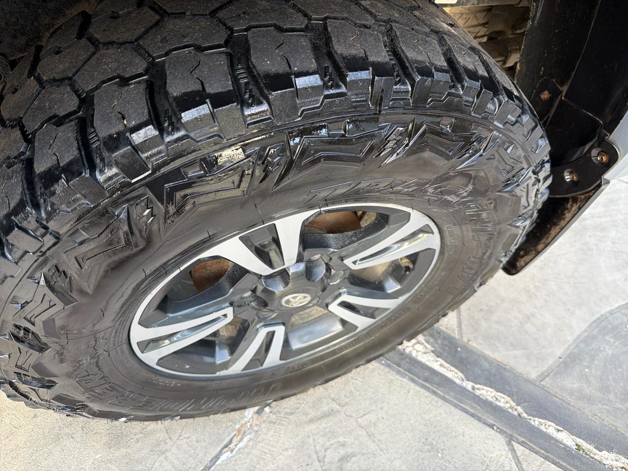 Toyota Tacoma SR5 Dbl Cab 4WD at 2017