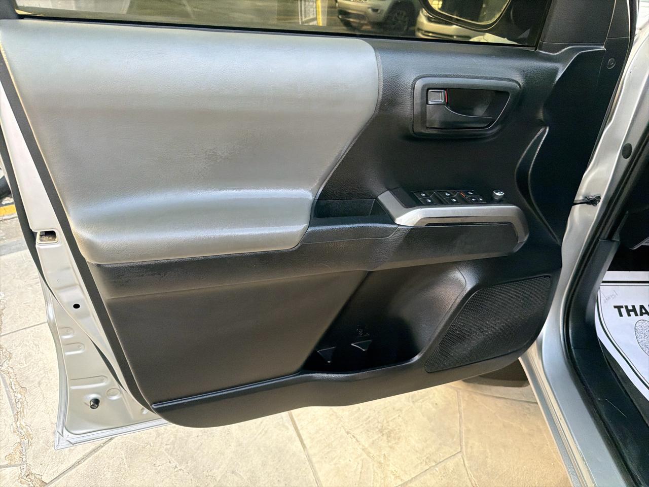 Toyota Tacoma SR5 Dbl Cab 4WD at 2017