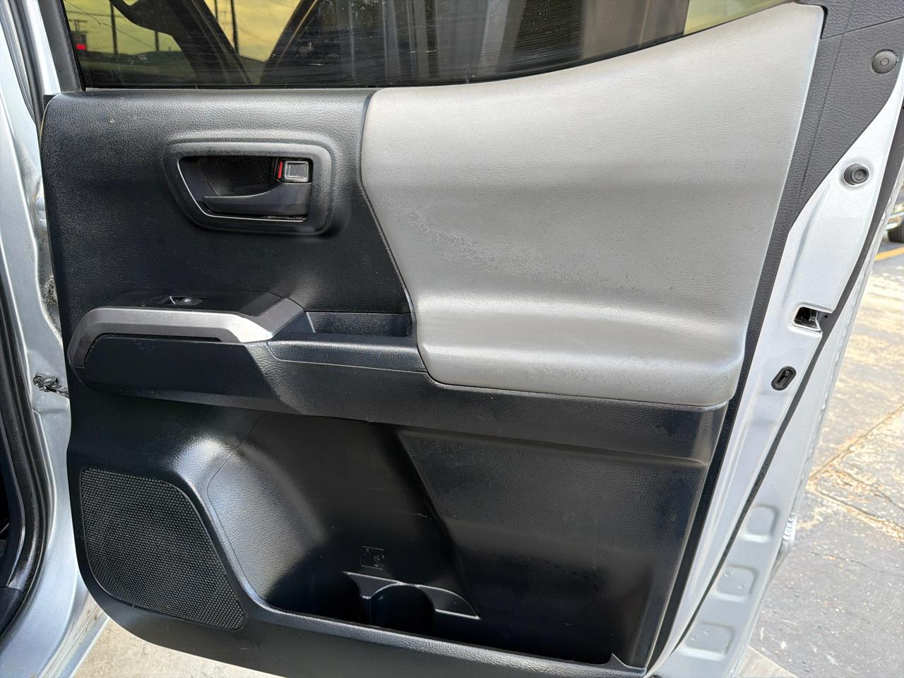 Toyota Tacoma SR5 Dbl Cab 4WD at 2017