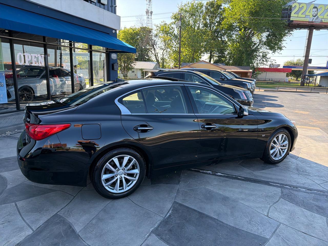 Infiniti Q50 Premium 4D Sedan 2015