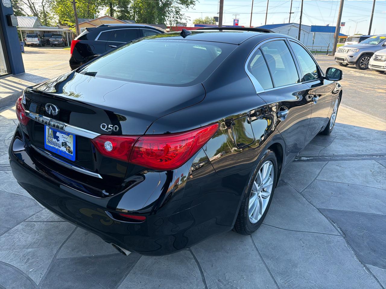 Infiniti Q50 Premium 4D Sedan 2015