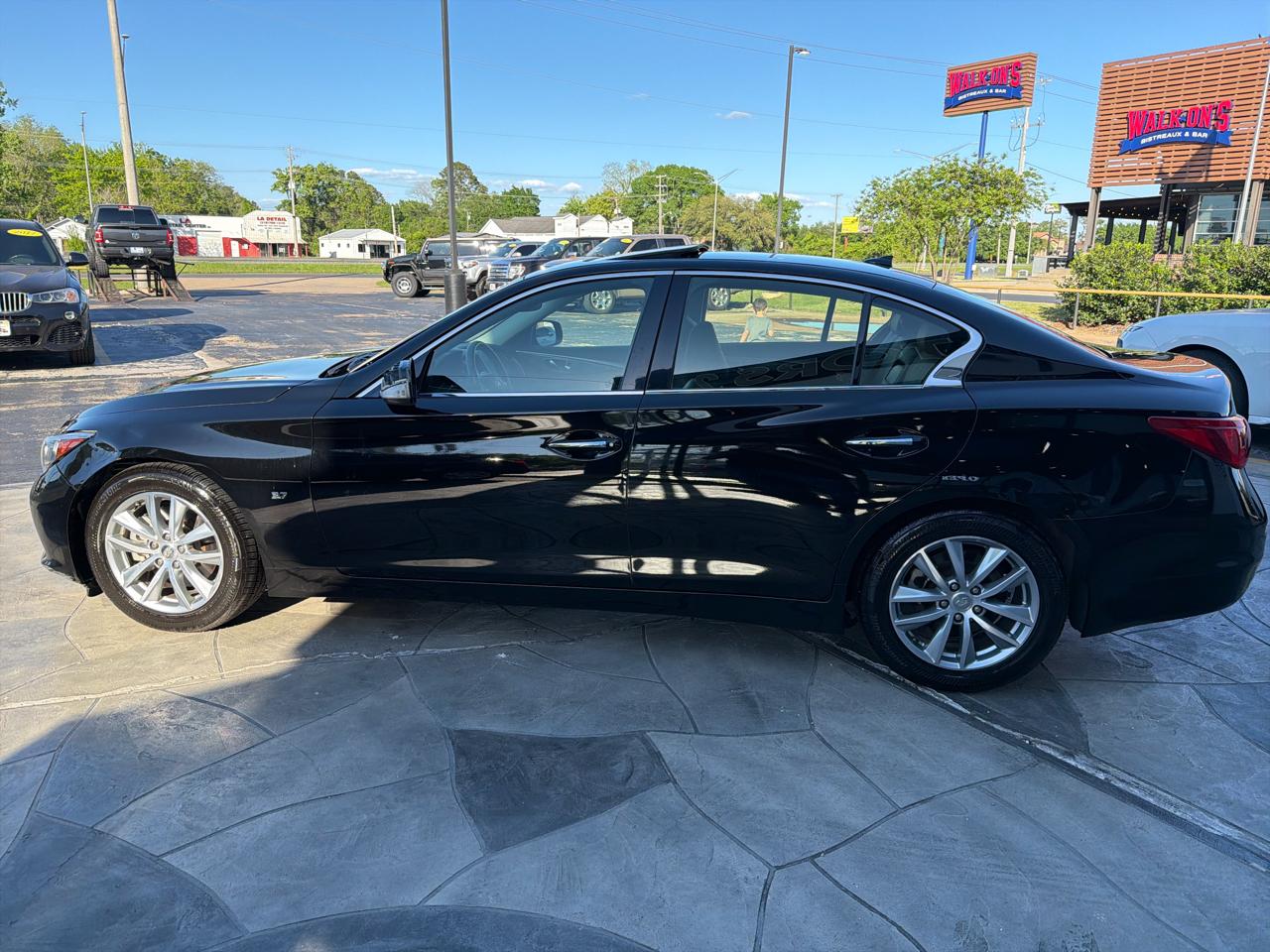 Infiniti Q50 Premium 4D Sedan 2015