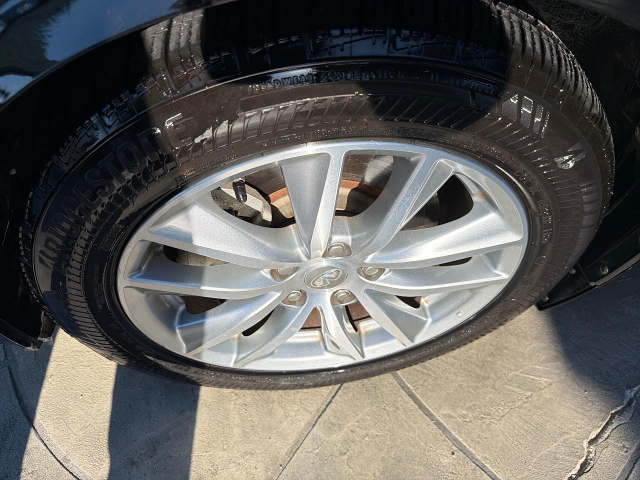 Infiniti Q50 Premium 4D Sedan 2015