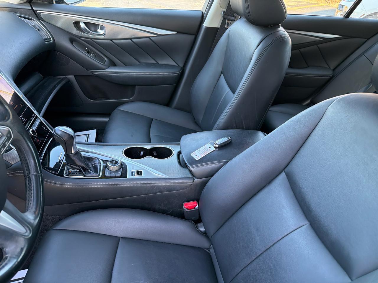 Infiniti Q50 Premium 4D Sedan 2015