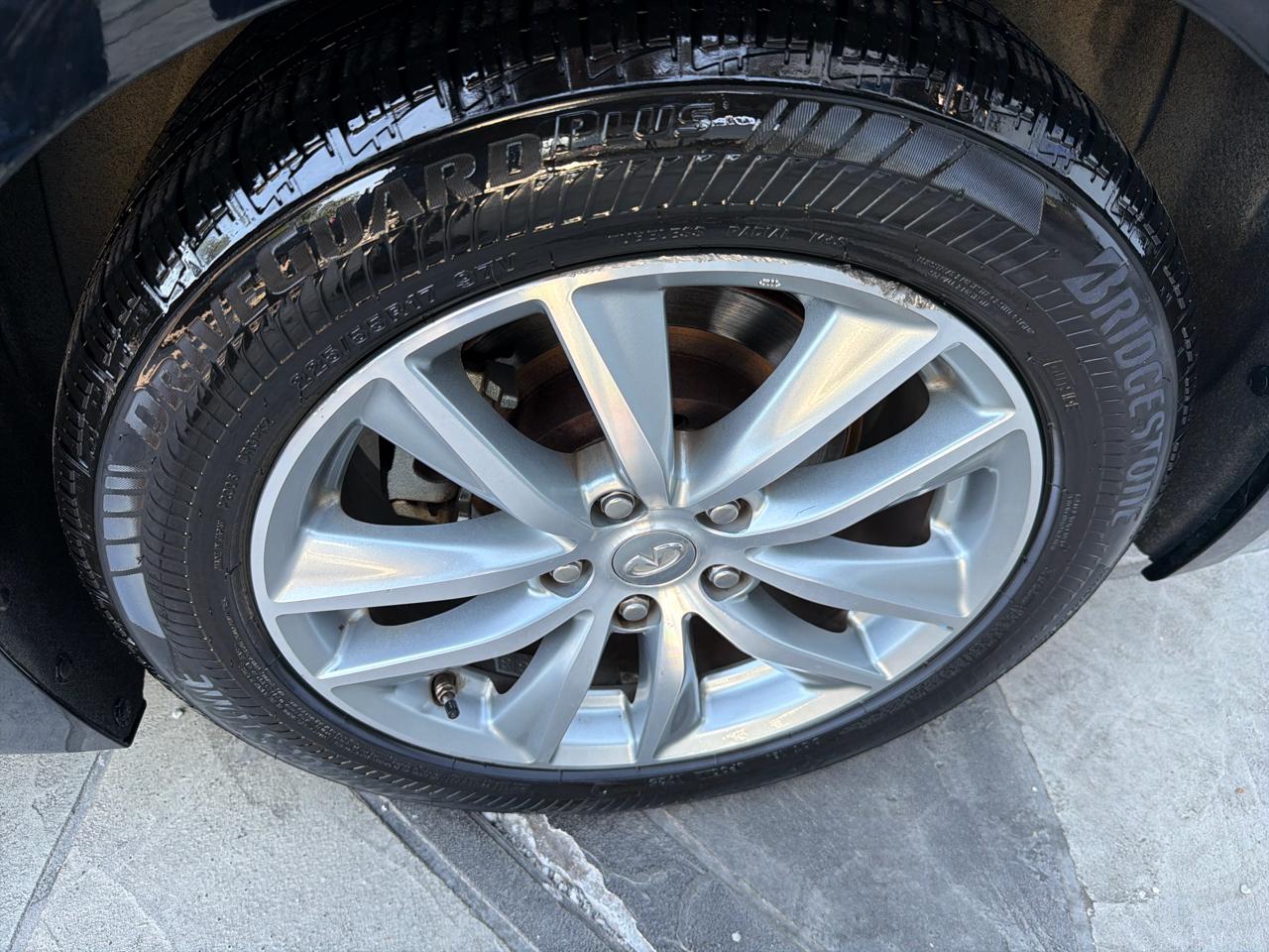 Infiniti Q50 Premium 4D Sedan 2015