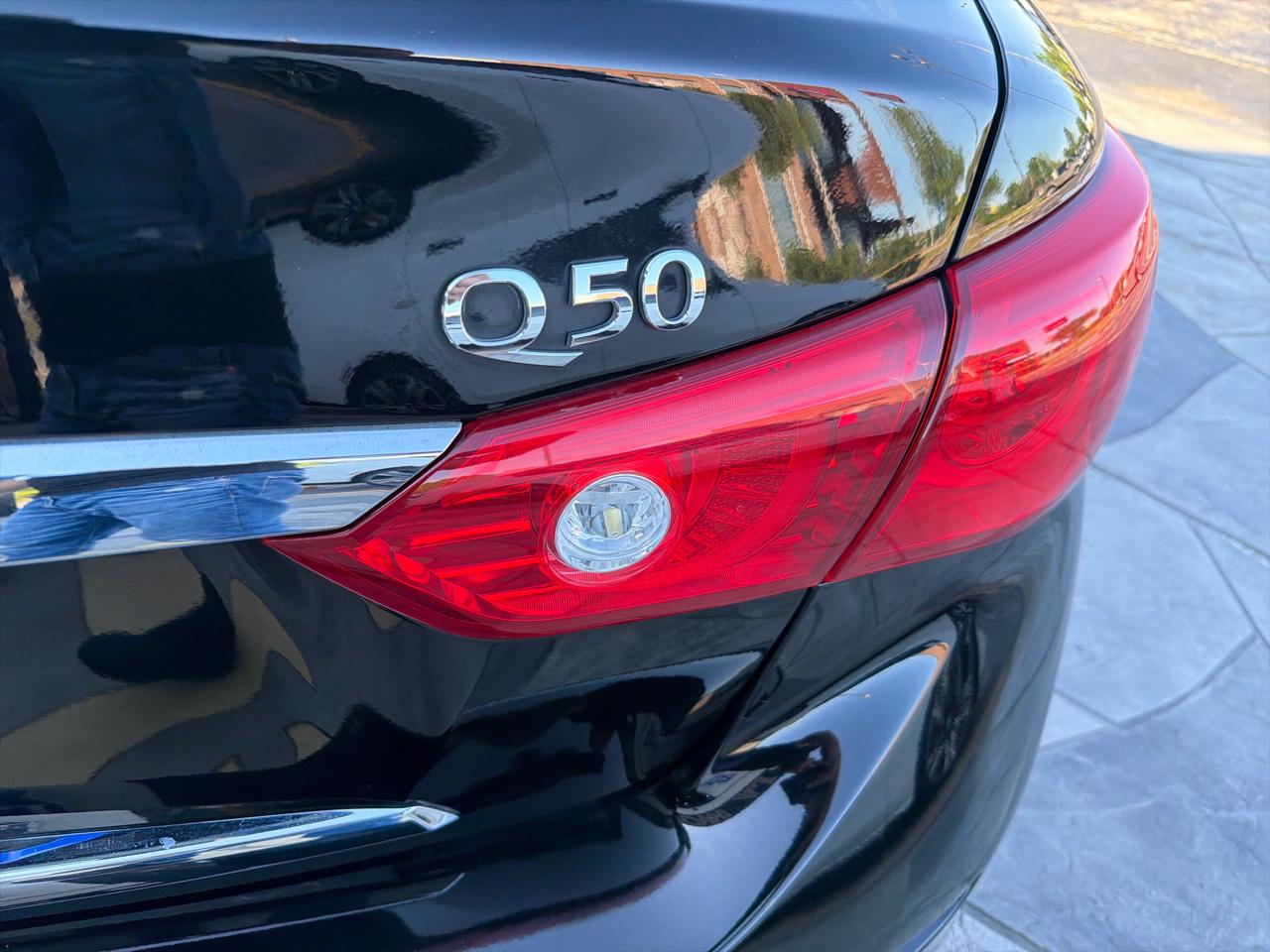 Infiniti Q50 Premium 4D Sedan 2015