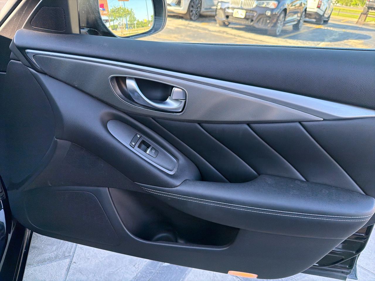 Infiniti Q50 Premium 4D Sedan 2015