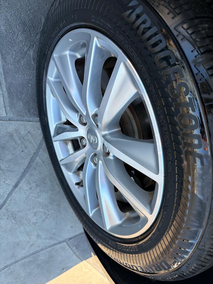 Infiniti Q50 Premium 4D Sedan 2015