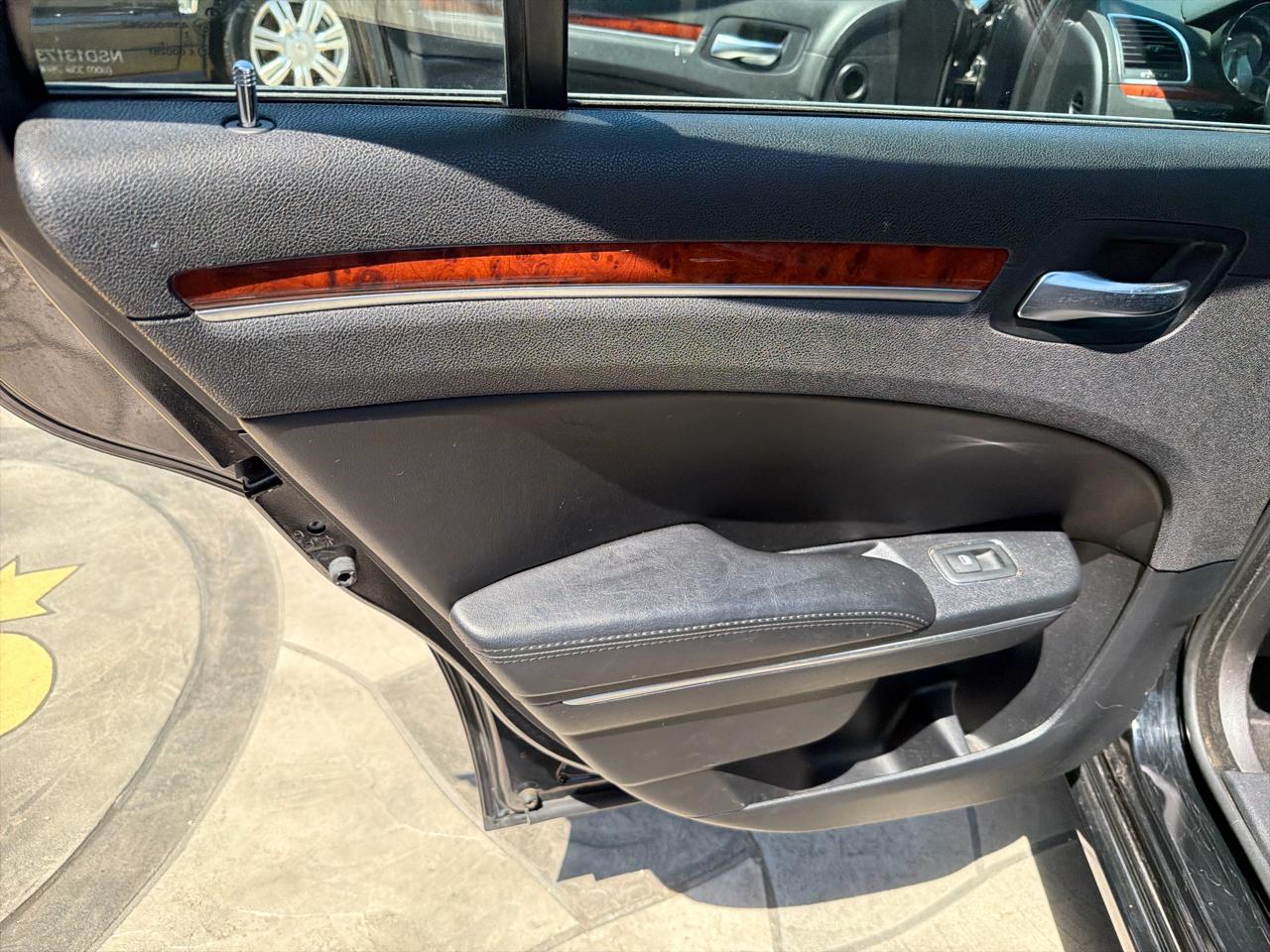 Chrysler 300 RWD 2013