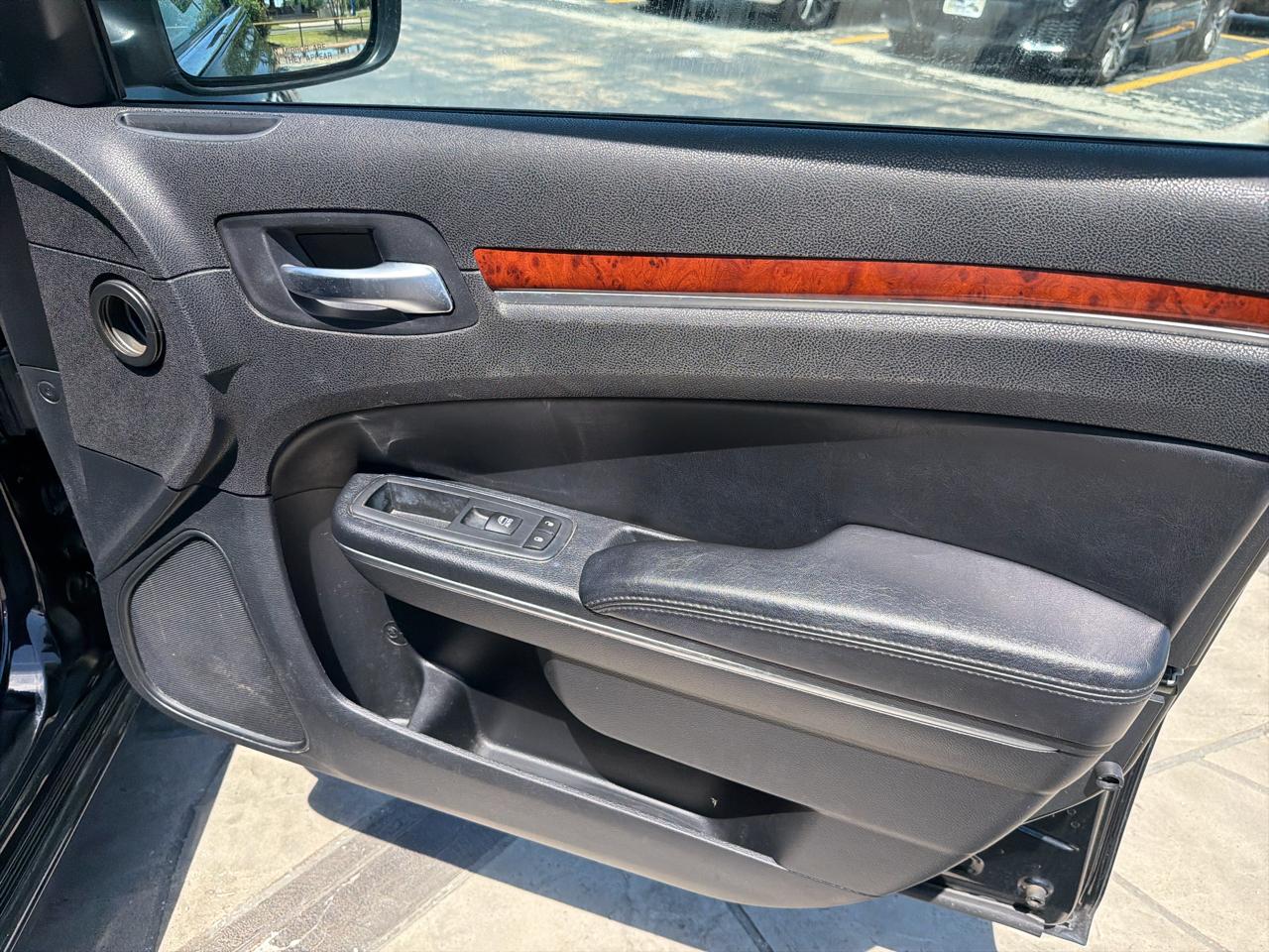 Chrysler 300 RWD 2013