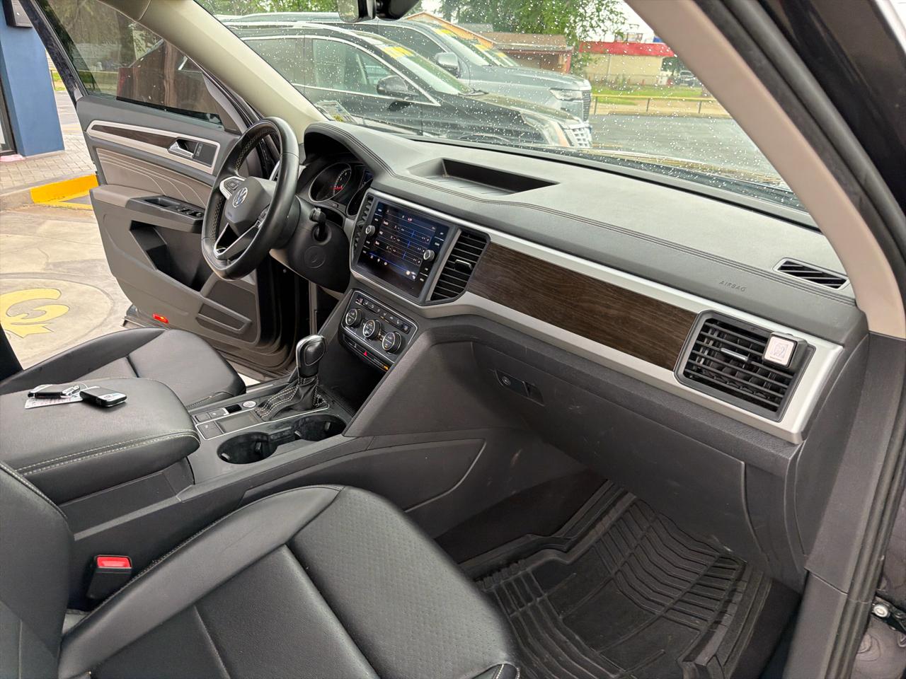 Volkswagen Atlas V6 SE w/Technology 2021